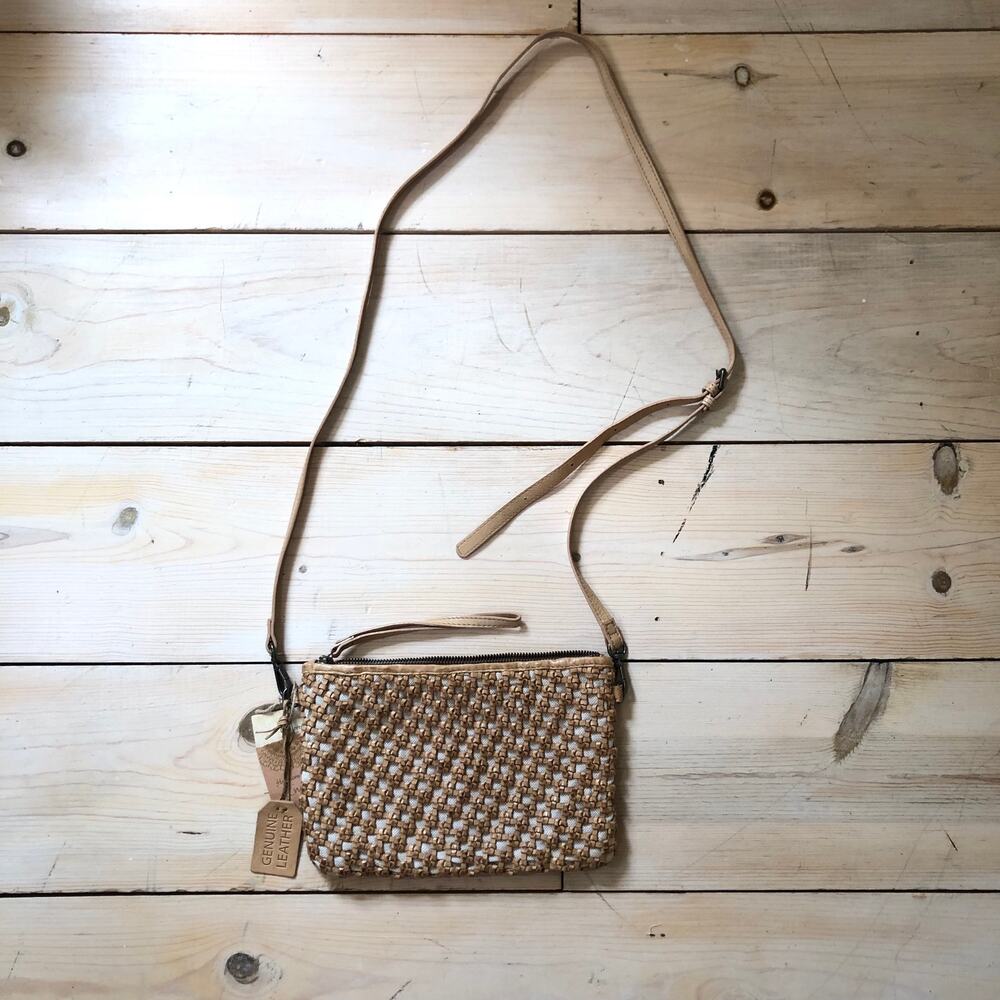NWT Genuine Leather Made in India Clutch Purse with Strap